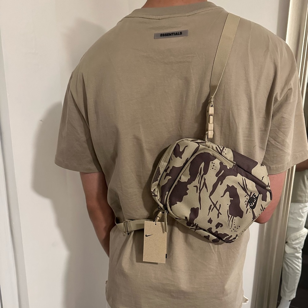 Nike crossbody bag 4L
